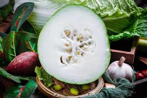 东瓜娱乐中老年吃瓜,中老年群体乐享“吃瓜”时光  第2张